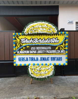 Papan Bunga Duka di Peukan Baro